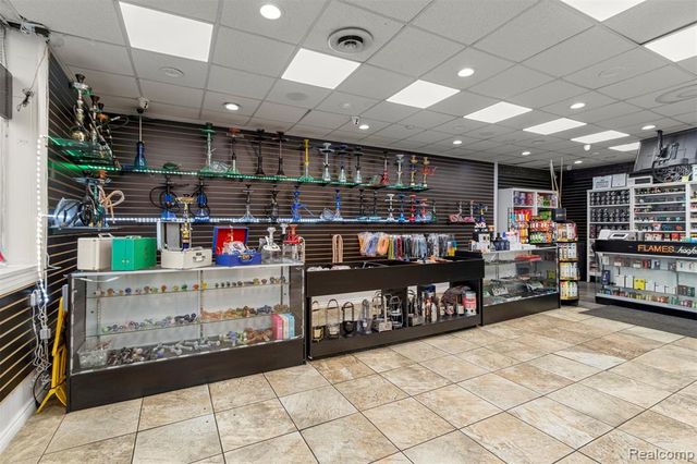 25462 Ford Road, Dearborn Heights, MI 48127