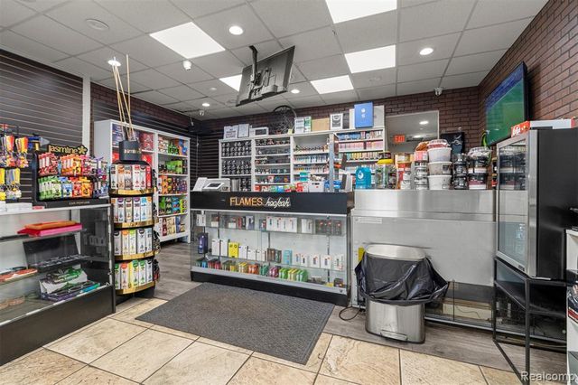 25462 Ford Road, Dearborn Heights, MI 48127