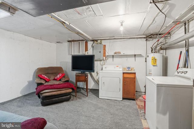 5916 NEWTOWN AVE, Philadelphia, PA 19120