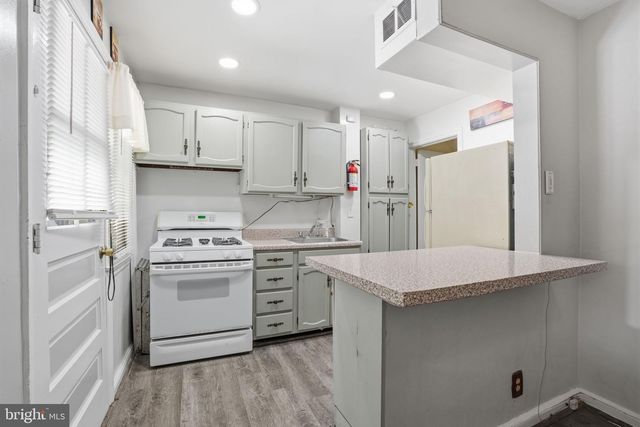 5916 NEWTOWN AVE, Philadelphia, PA 19120