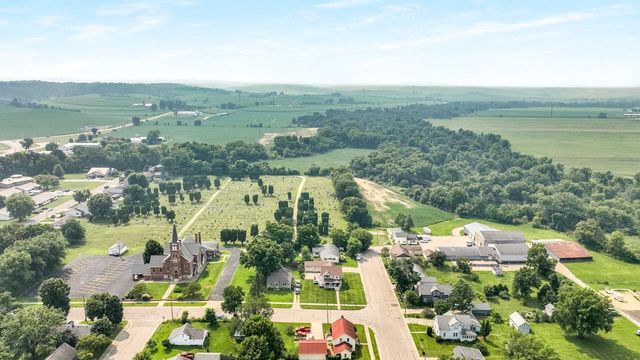 102 S Peterson AVENUE, Blair, WI 54616