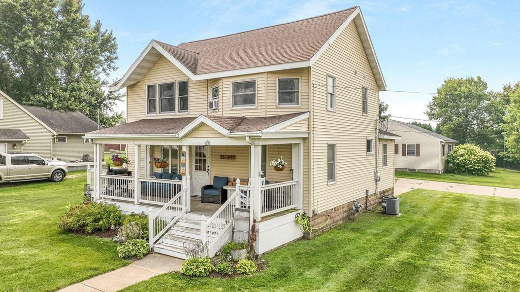 102 S Peterson AVENUE, Blair, WI 54616