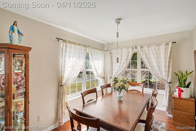959 S Parkwood Drive, South Lyon, MI 48178