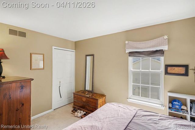 959 S Parkwood Drive, South Lyon, MI 48178