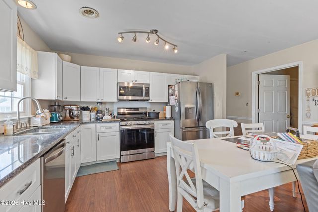 1286 Island Road, Harkers Island, NC 28531