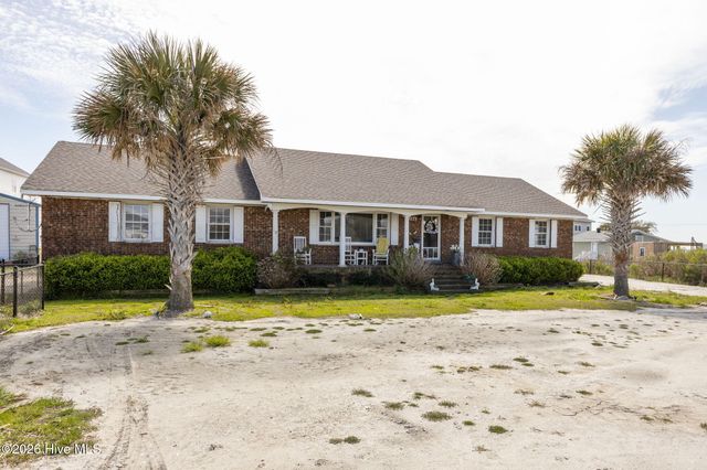 1286 Island Road, Harkers Island, NC 28531