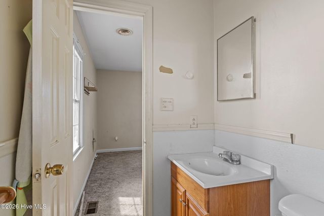 1286 Island Road, Harkers Island, NC 28531