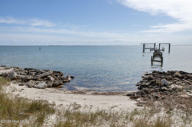 1286 Island Road, Harkers Island, NC 28531