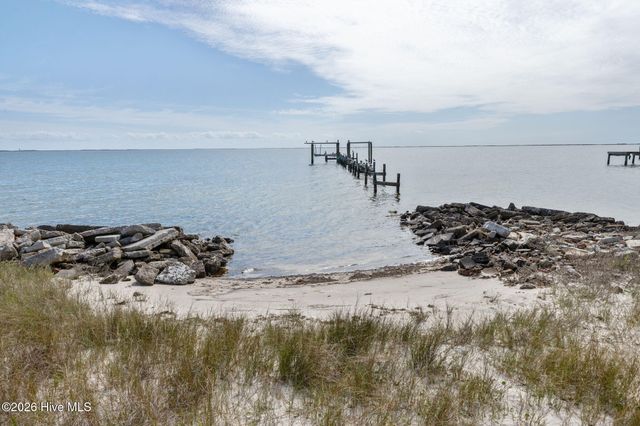 1286 Island Road, Harkers Island, NC 28531