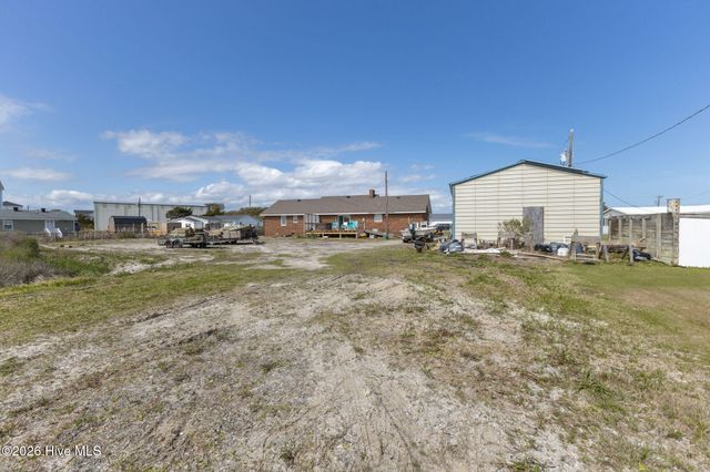 1286 Island Road, Harkers Island, NC 28531