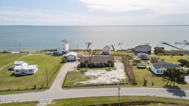 1286 Island Road, Harkers Island, NC 28531