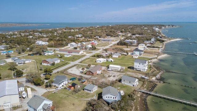 1286 Island Road, Harkers Island, NC 28531