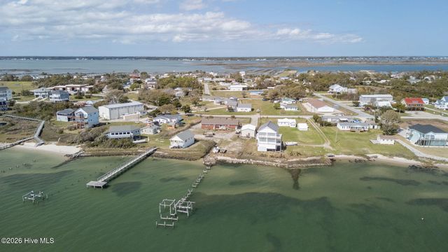 1286 Island Road, Harkers Island, NC 28531