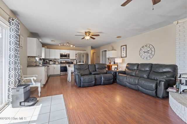 1286 Island Road, Harkers Island, NC 28531