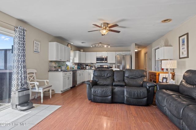 1286 Island Road, Harkers Island, NC 28531