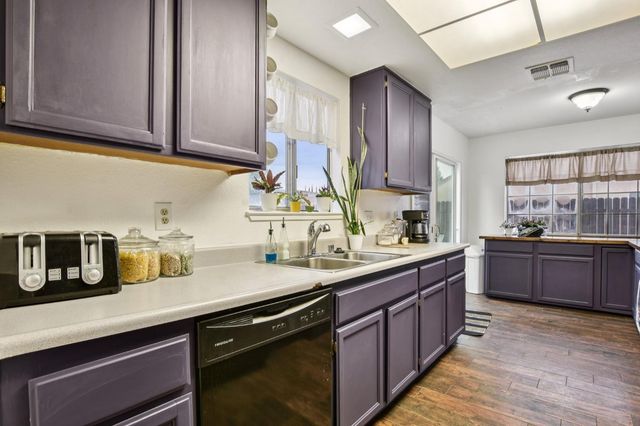 989 Northgate Dr, Yuba City, CA 95991