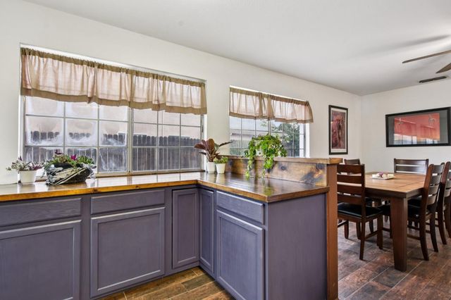 989 Northgate Dr, Yuba City, CA 95991