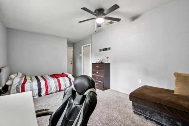 989 Northgate Dr, Yuba City, CA 95991