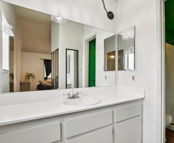 989 Northgate Dr, Yuba City, CA 95991