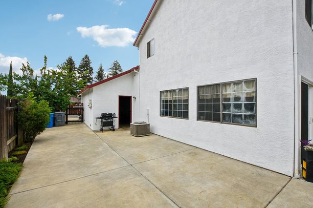 989 Northgate Dr, Yuba City, CA 95991