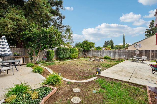 989 Northgate Dr, Yuba City, CA 95991