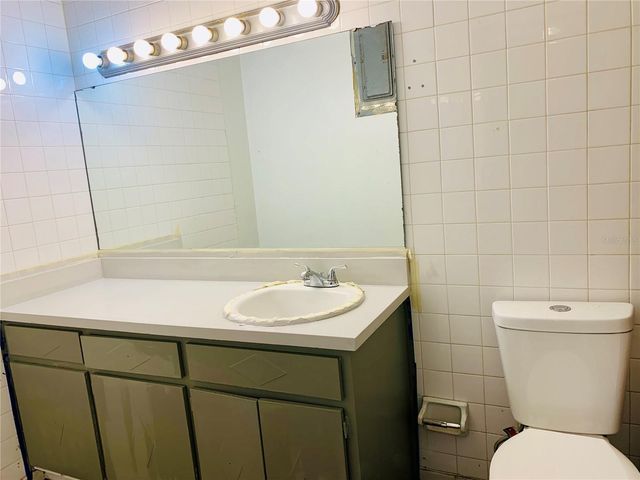 5200 N APOPKA VINELAND ROAD, Orlando, FL 32818