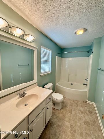 2903 Satterfield Drive, Greenville, NC 27834