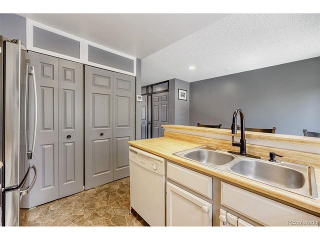 9672 W Chatfield Ave C, Littleton, CO 80128