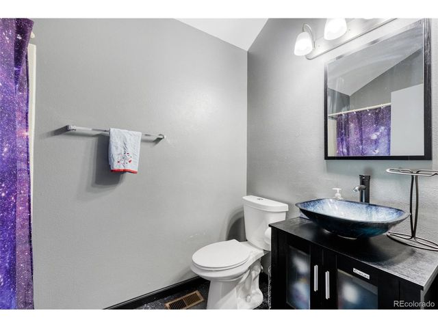 9672 W Chatfield Ave C, Littleton, CO 80128