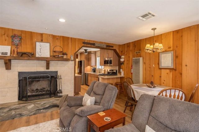 803 Robinhood Boulevard, Big Bear City, CA 92314
