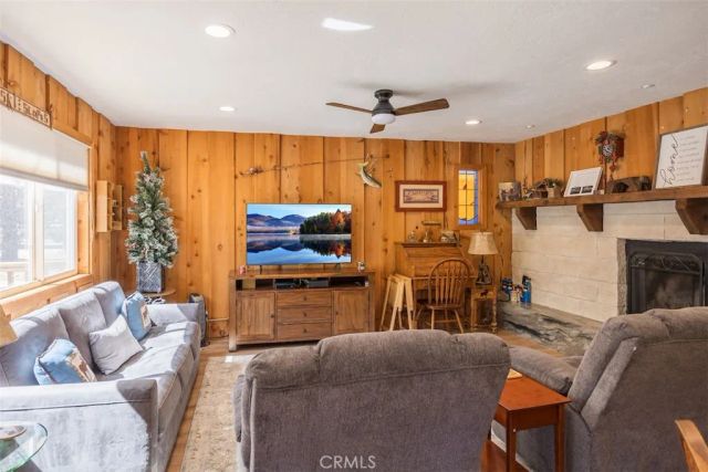 803 Robinhood Boulevard, Big Bear City, CA 92314
