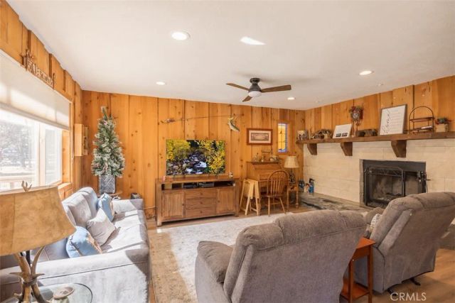 803 Robinhood Boulevard, Big Bear City, CA 92314