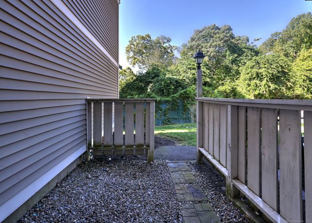 471 Whalley Avenue G, New Haven, CT 06511