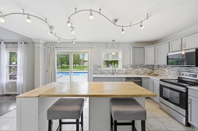 1114 Rockwell Drive, Greenwood, IN 46143