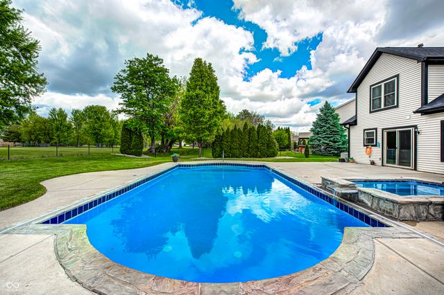 1114 Rockwell Drive, Greenwood, IN 46143