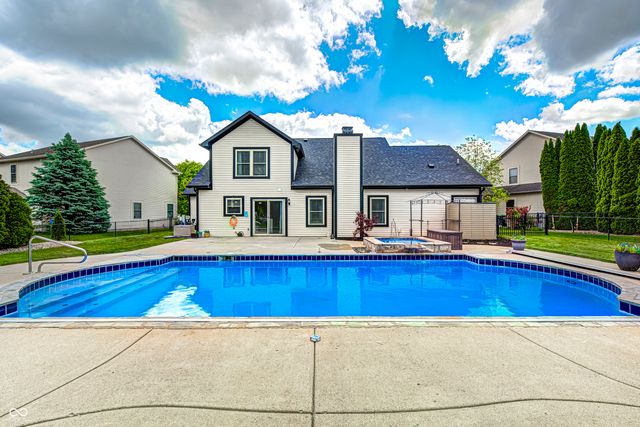 1114 Rockwell Drive, Greenwood, IN 46143