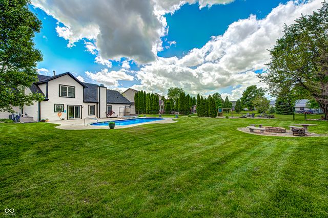 1114 Rockwell Drive, Greenwood, IN 46143