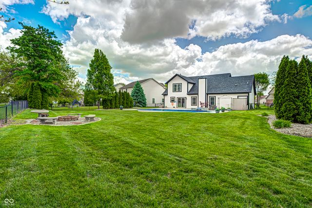 1114 Rockwell Drive, Greenwood, IN 46143