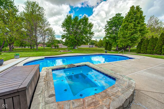 1114 Rockwell Drive, Greenwood, IN 46143
