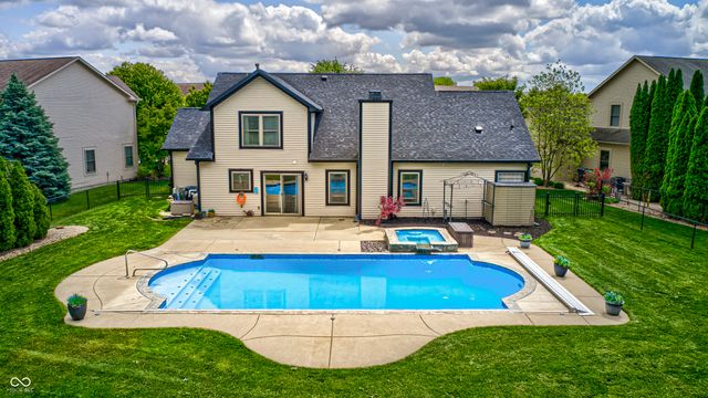 1114 Rockwell Drive, Greenwood, IN 46143