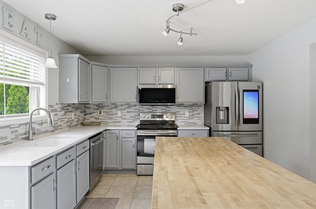 1114 Rockwell Drive, Greenwood, IN 46143