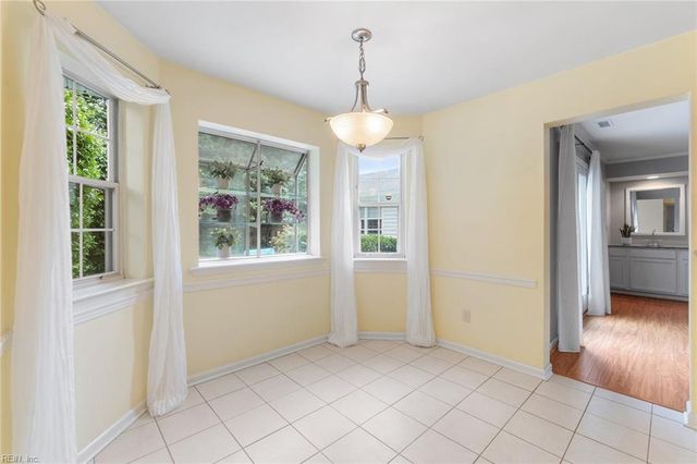 2188 Coach LN, Virginia Beach, VA 23454