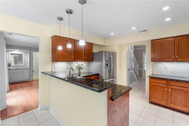 2188 Coach LN, Virginia Beach, VA 23454