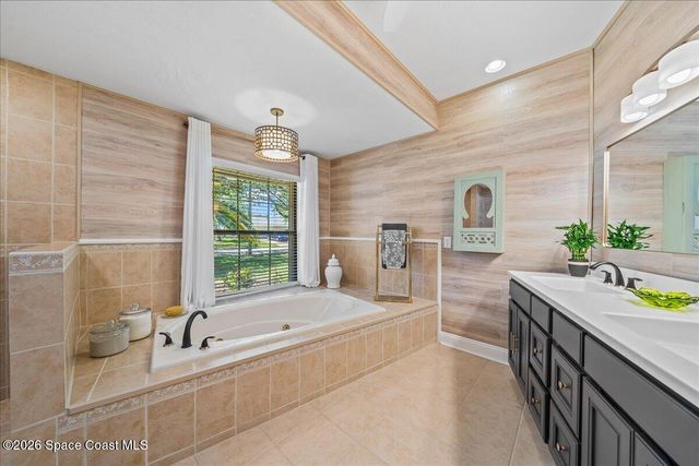 560 Veracruz Boulevard, Indialantic, FL 32903