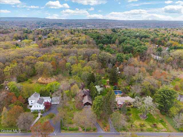 16 Garnsey Road, Clifton Park, NY 12148