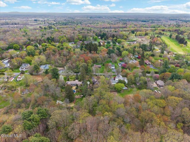 16 Garnsey Road, Clifton Park, NY 12148