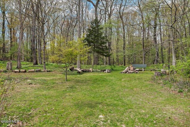 16 Garnsey Road, Clifton Park, NY 12148