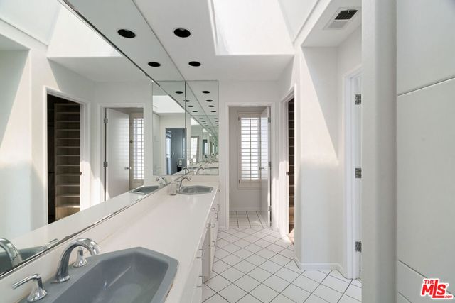 2606 Pacific Avenue, Manhattan Beach, CA 90266