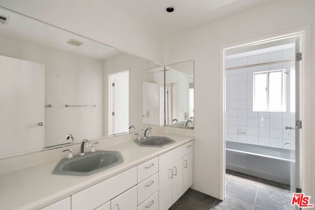 2606 Pacific Avenue, Manhattan Beach, CA 90266