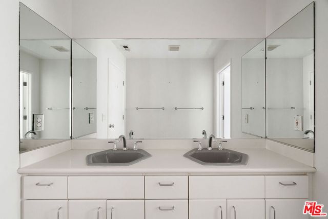 2606 Pacific Avenue, Manhattan Beach, CA 90266